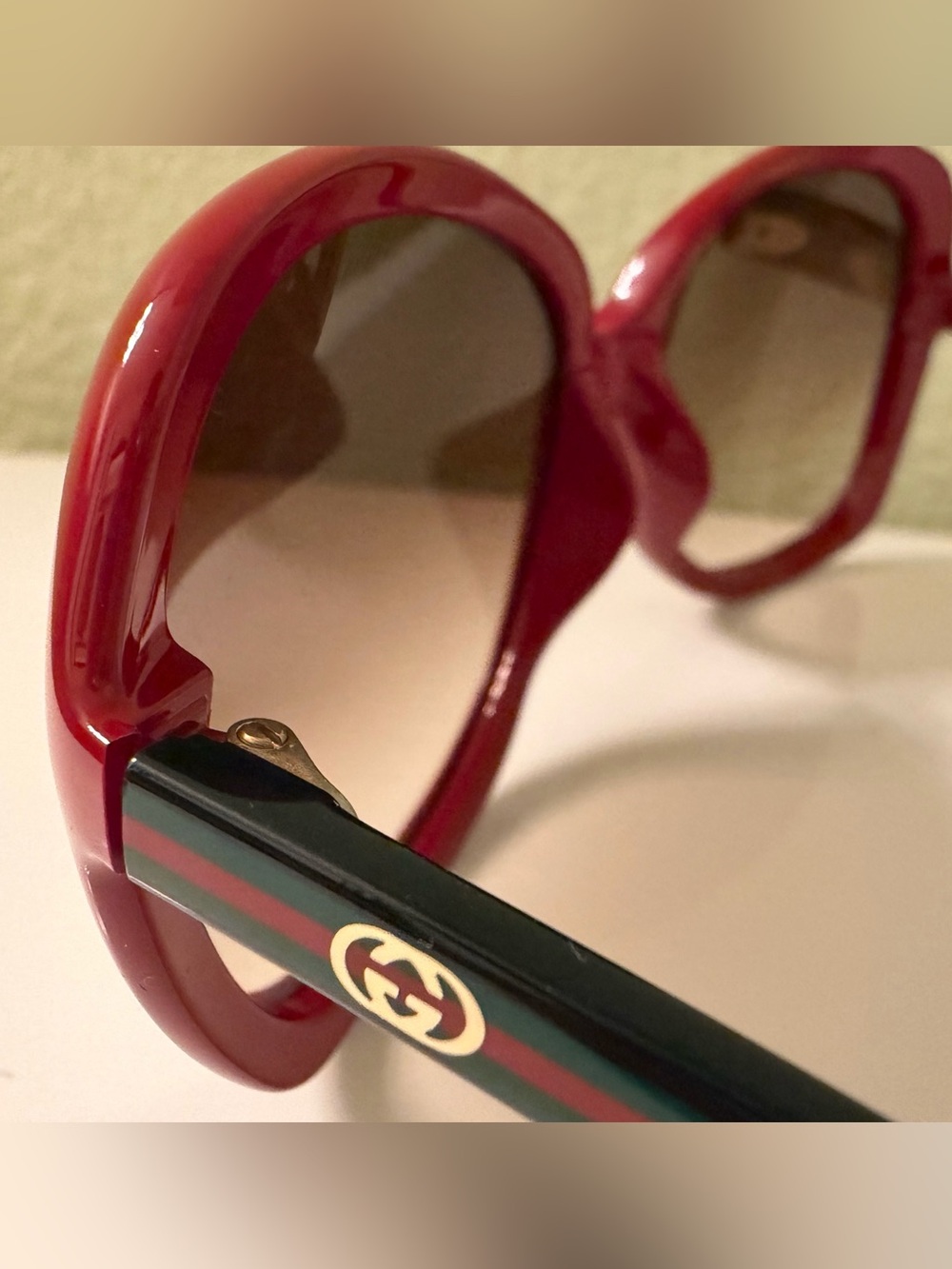 Gucci red sunglasses with GG Logo and Green/Red Stripe~ New with Case - Picture 1 of 12